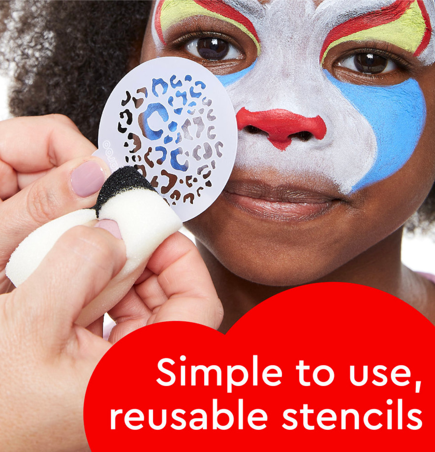 Barn får ansiktet målat med Ansiktsfärg Unicorn & Butterfly från Snazaroo